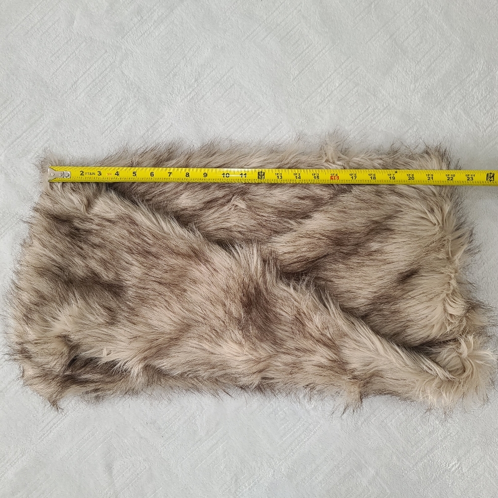 Plush Brown Faux Fur Scarf for Cozy Wraps - Picture 7 of 13